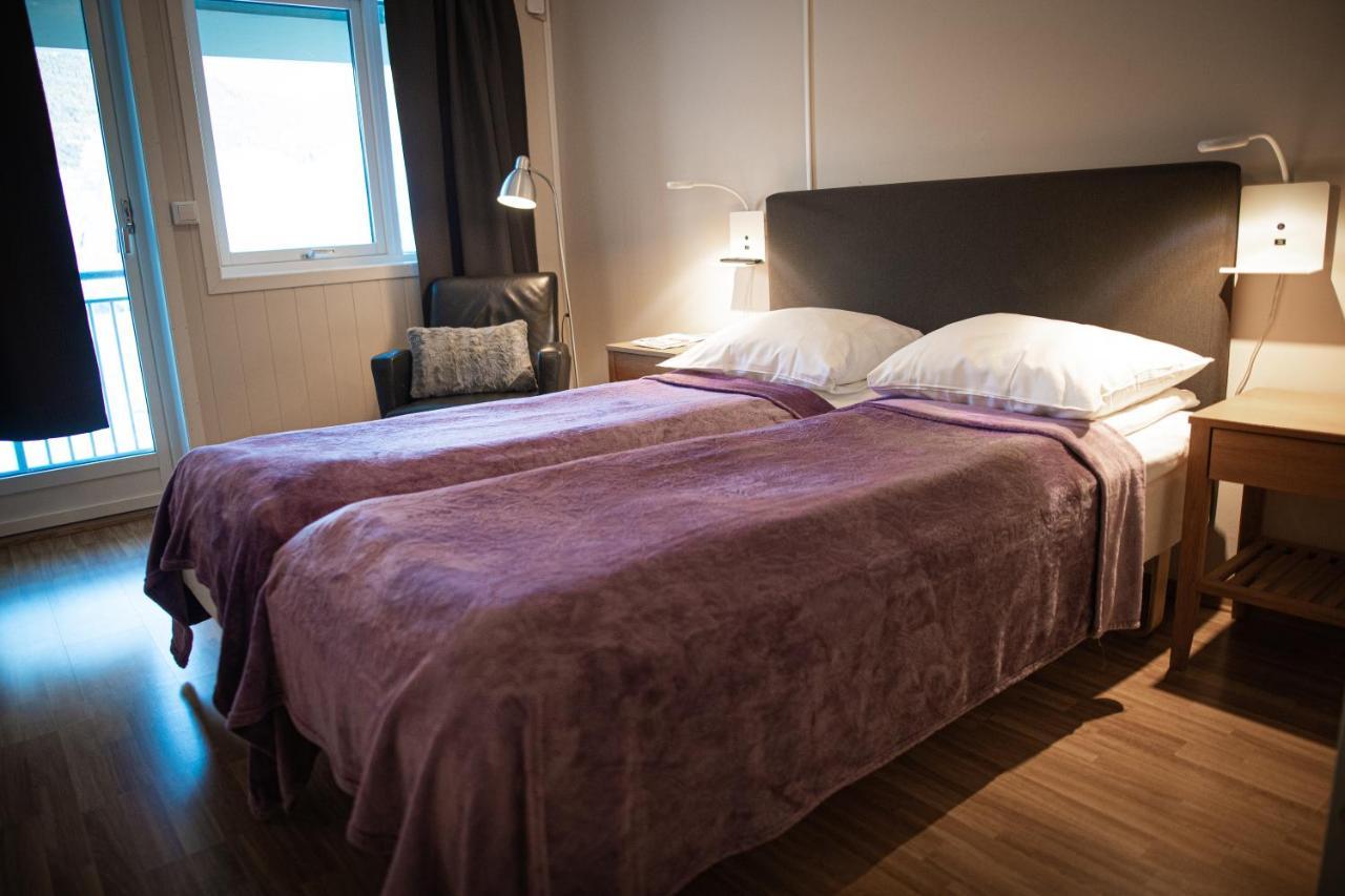 Forde Gjestehus Og Camping Exteriör bild
