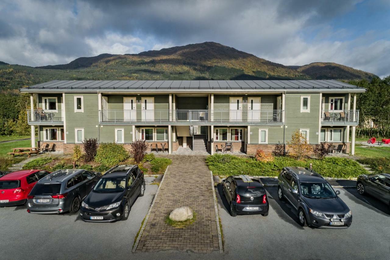 Forde Gjestehus Og Camping Exteriör bild