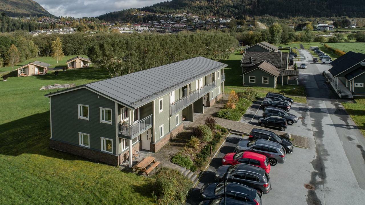 Forde Gjestehus Og Camping Exteriör bild