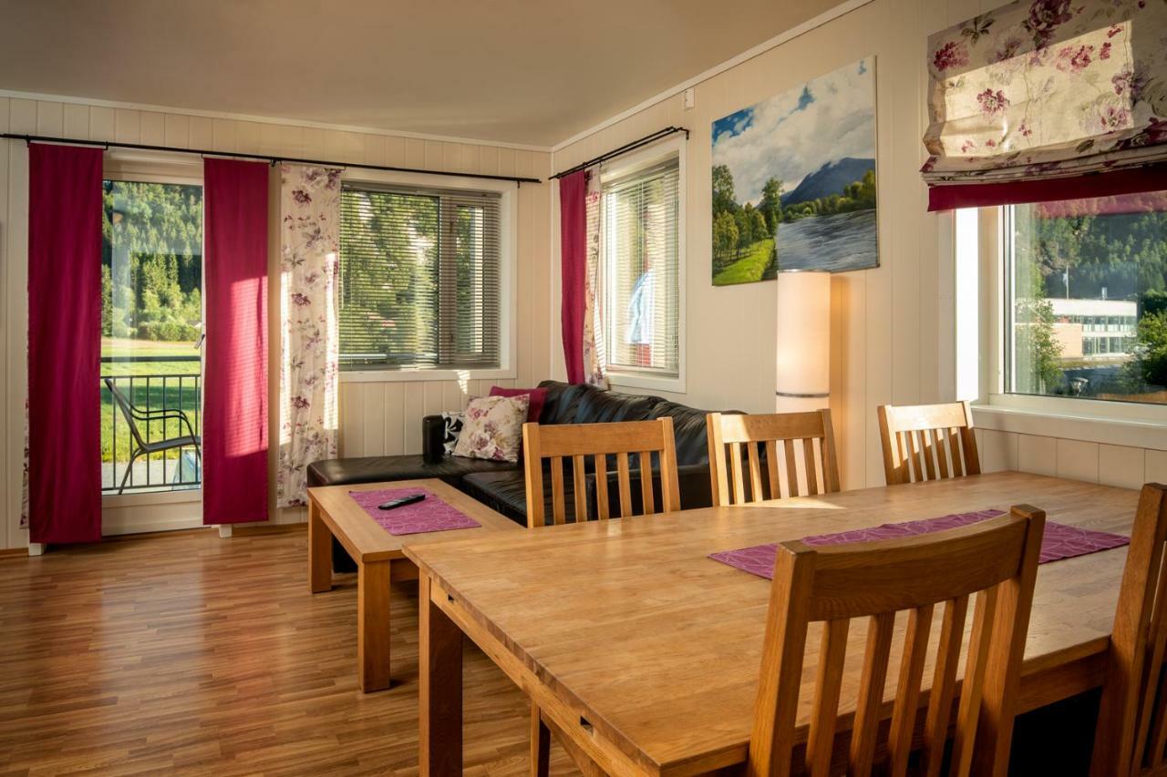Forde Gjestehus Og Camping Exteriör bild