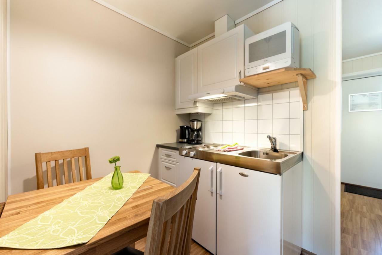 Forde Gjestehus Og Camping Exteriör bild