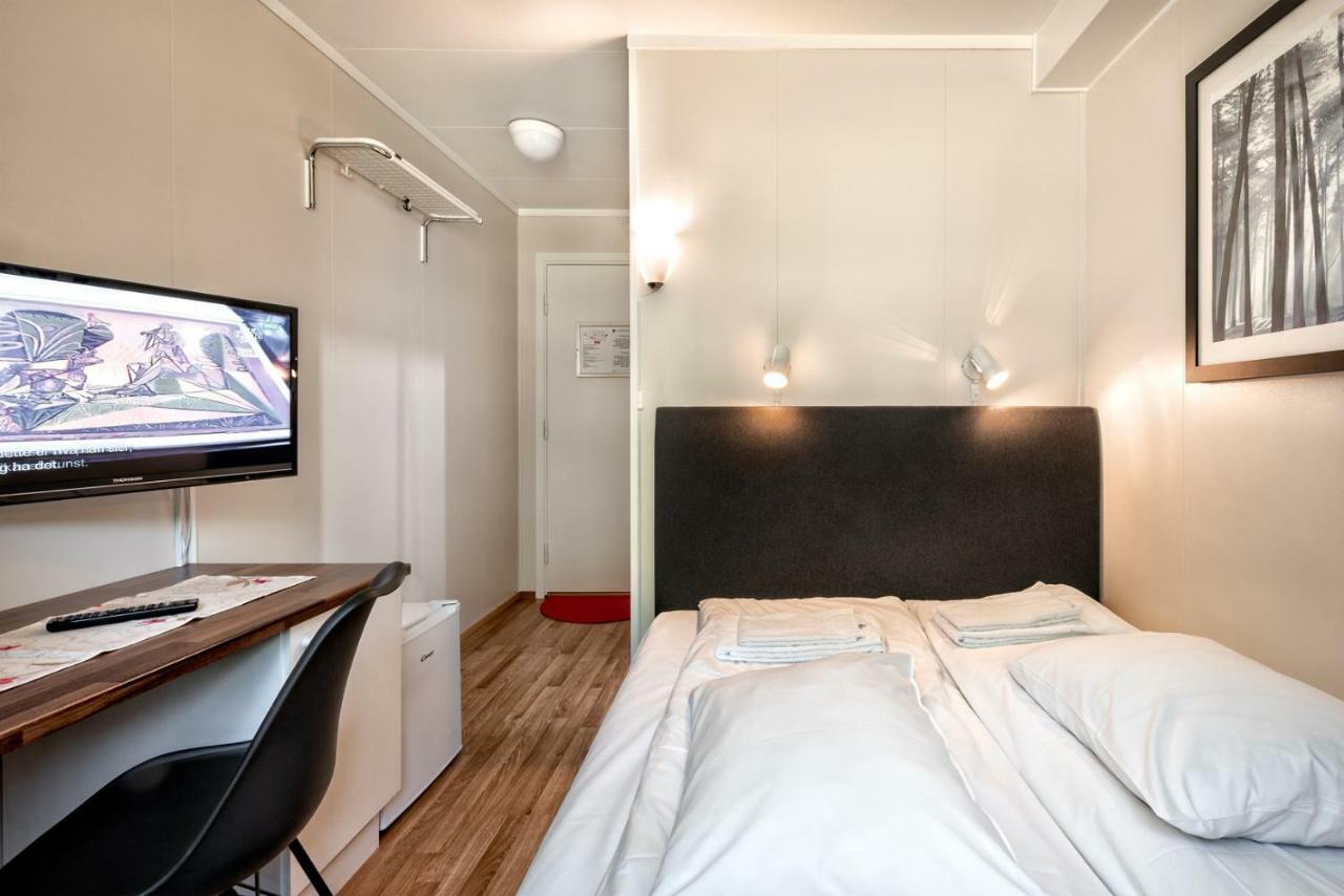 Forde Gjestehus Og Camping Hotell Exteriör bild